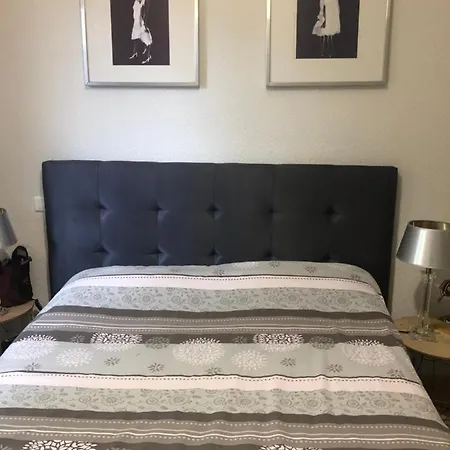 De Standing Apartment *
