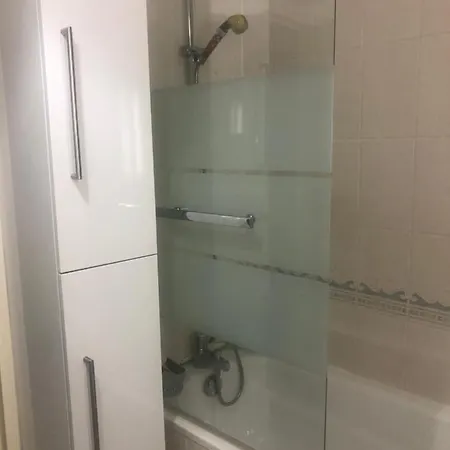 De Standing Apartman